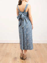 Load image into Gallery viewer, Women's Fashion Blue Floral Stitching Sleeveless Jumpsuit