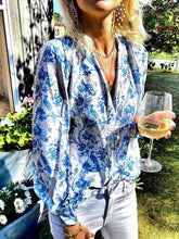Load image into Gallery viewer, Oversized Shirt with V-neck Print
