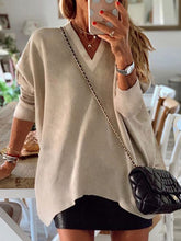 Load image into Gallery viewer, Women's Casual Loose Printed Embroidery V-neck Top