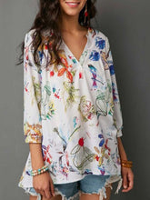 Load image into Gallery viewer, Butterfly Print V-neck Top Loose T-shirt