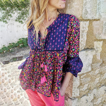 Load image into Gallery viewer, Women's Casual Loose Printed Embroidery V-neck Top
