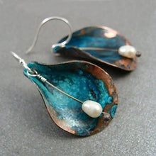 Load image into Gallery viewer, Personalized Fashion Green Leaf Pearl Ear Jewelry
