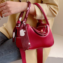 Load image into Gallery viewer, Fashion Chain Solid Color Retro Plaid Handbag
