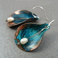 Load image into Gallery viewer, Personalized Fashion Green Leaf Pearl Ear Jewelry
